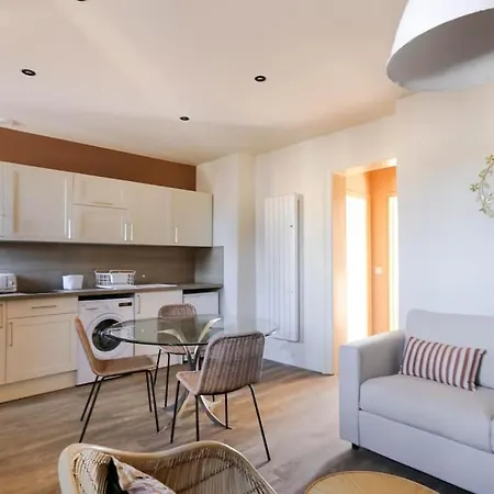 Prestigieux Place Saint Marc Iv D شقة